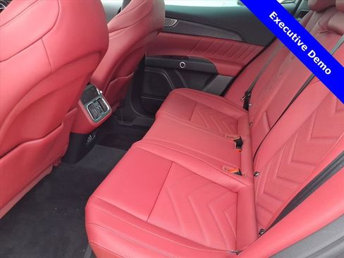 New 2025 Maserati Grecale GT image 11