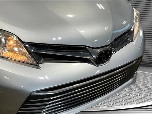 Used 2019 Toyota Sienna XLE FWD image 33