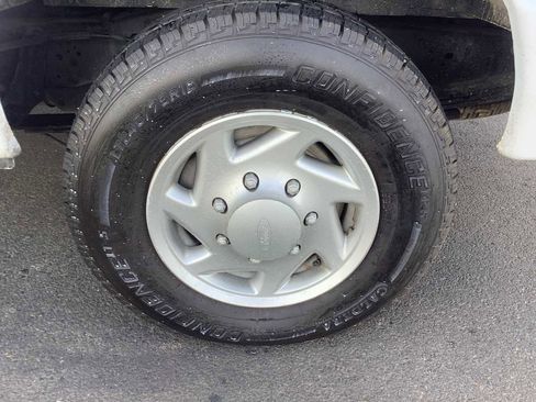 Used 2014 Ford E-250 and Econoline 250 Commercial image 8