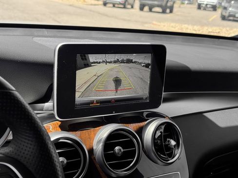 Used 2019 Mercedes-Benz GLC 300 4MATIC image 23