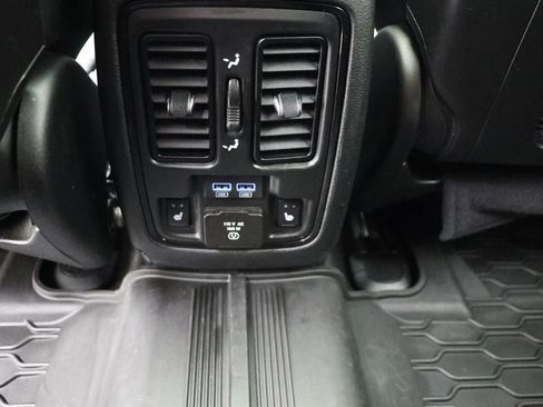 Used 2023 Dodge Durango GT image 13