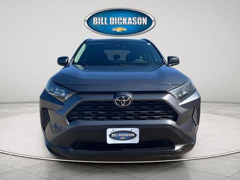 Used 2021 Toyota RAV4 LE image 2