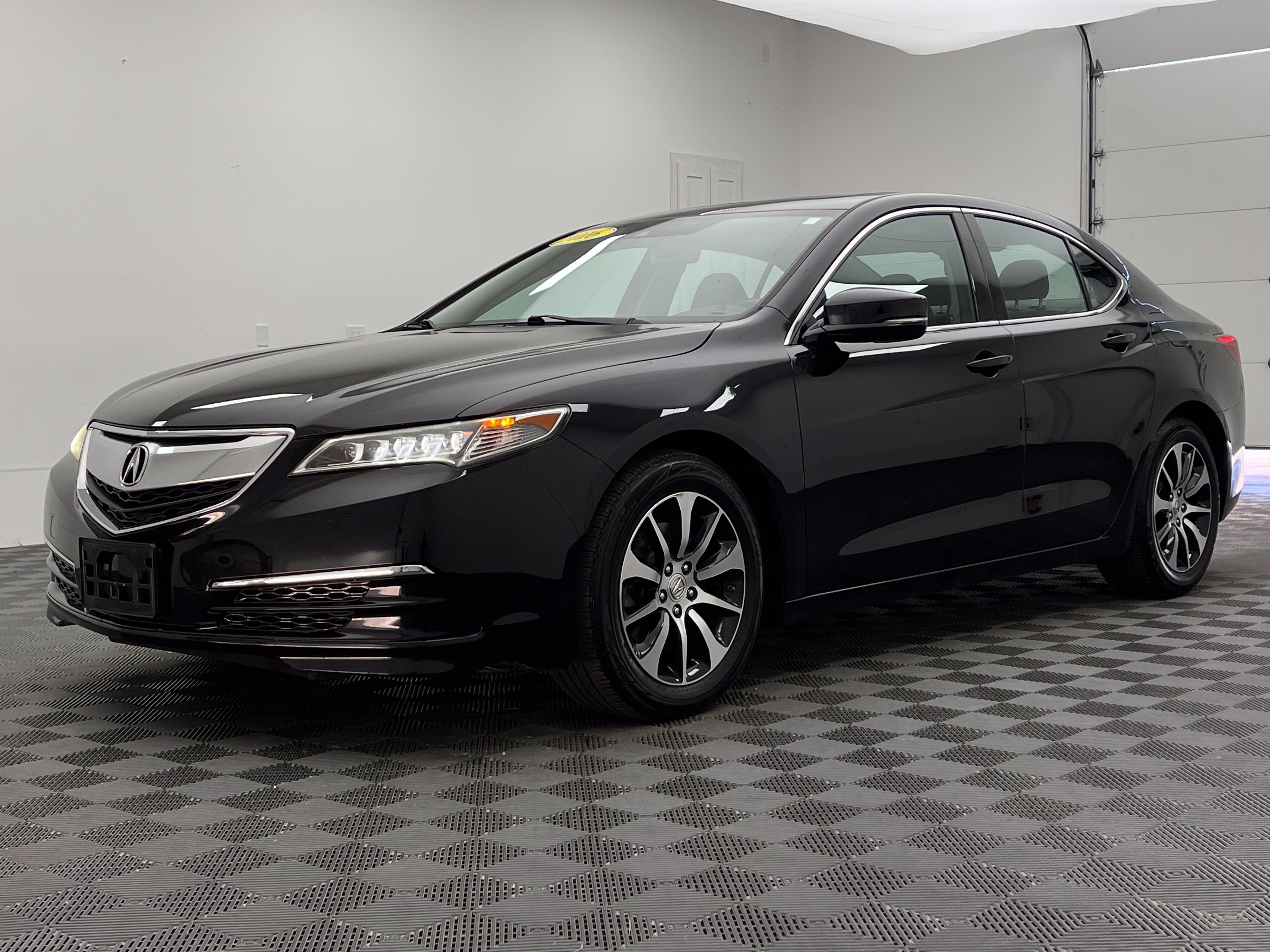 Used 2016 Acura TLX w/ Technology Package FWD image 2