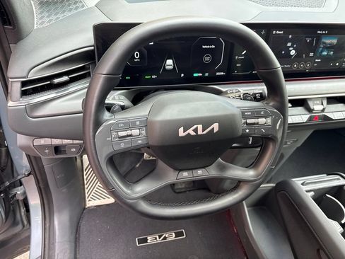 Used 2024 Kia EV9 GT-Line AWD/4WD image 15