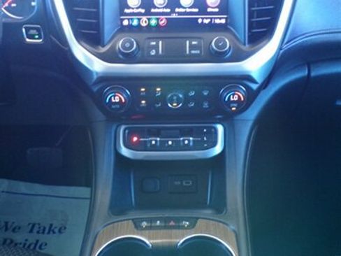 Used 2021 GMC Acadia SLE w/ Driver Convenience Package FWD image 29