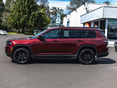 Used 2024 Jeep Grand Cherokee L Laredo AWD/4WD image 11