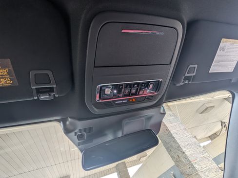 Used 2025 Lincoln Corsair Grand Touring AWD/4WD image 31