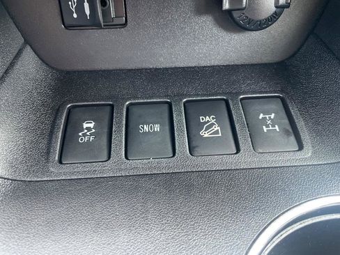 Used 2015 Toyota Highlander Limited Platinum AWD/4WD image 18