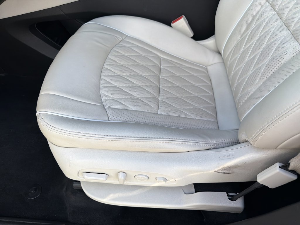 Certified 2023 Buick Enclave Avenir w/ Avenir Technology Package FWD image 22