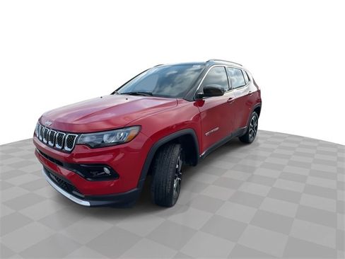 Used 2023 Jeep Compass Limited w/ Sun and Sound Group image 4