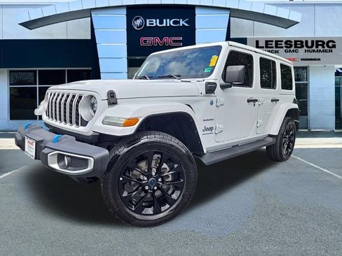 Used 2024 Jeep Wrangler Unlimited Sahara AWD/4WD image 3