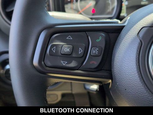 Used 2026 Jeep Gladiator Mojave AWD/4WD image 17