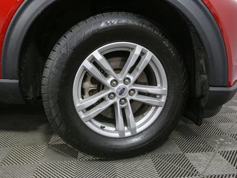Used 2023 Ford Explorer XLT w/ Equipment Group 202A AWD/4WD image 15