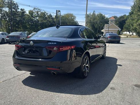 Used 2019 Alfa Romeo Giulia AWD w/ Cold Weather Package image 8
