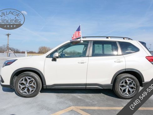 Used 2024 Subaru Forester Premium AWD/4WD image 7