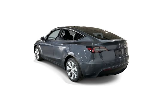 Certified 2023 Tesla Model Y Long Range AWD/4WD image 4