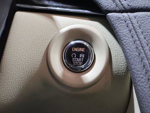 Used 2019 Lincoln MKT AWD image 29