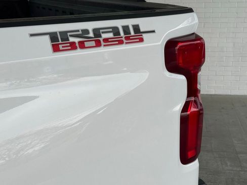 Used 2019 Chevrolet Silverado 1500 Custom Trail Boss w/ Custom Convenience Package AWD/4WD image 11