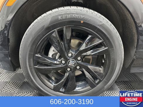 Used 2024 Buick Encore GX Sport Touring image 8