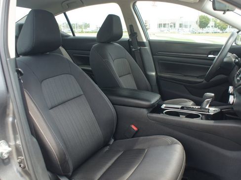 Used 2024 Nissan Altima 2.5 SV FWD image 22