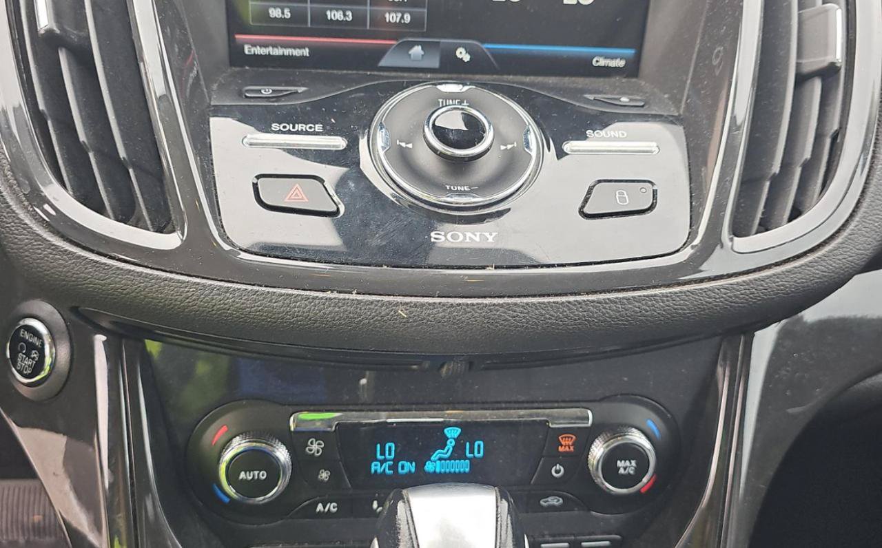 Used 2015 Ford Escape Titanium w/ Equipment Group 301A AWD/4WD image 14