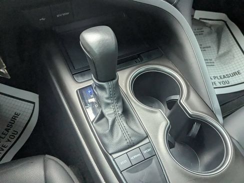 Used 2024 Toyota Camry SE FWD image 21