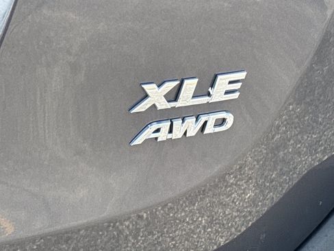 Used 2015 Toyota RAV4 XLE AWD/4WD image 8