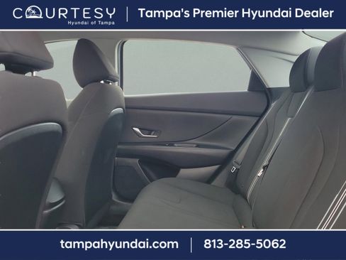 Used 2023 Hyundai Elantra SEL image 9