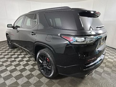 Used 2021 Chevrolet Traverse Premier w/ Redline Edition AWD/4WD image 4