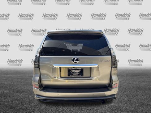 Used 2023 Lexus GX 460 Premium w/ Accessory Package AWD/4WD image 9