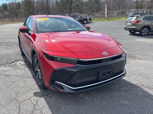 Used 2024 Toyota Crown XLE image 6