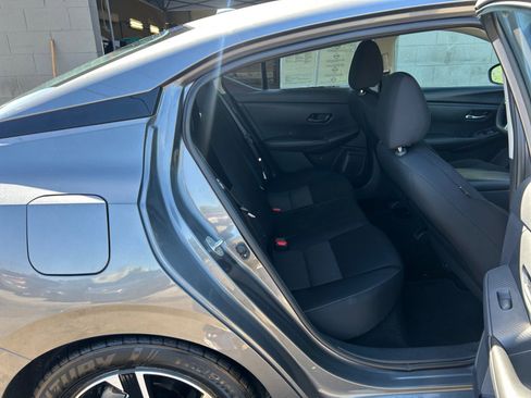 Used 2024 Nissan Sentra SV FWD image 30
