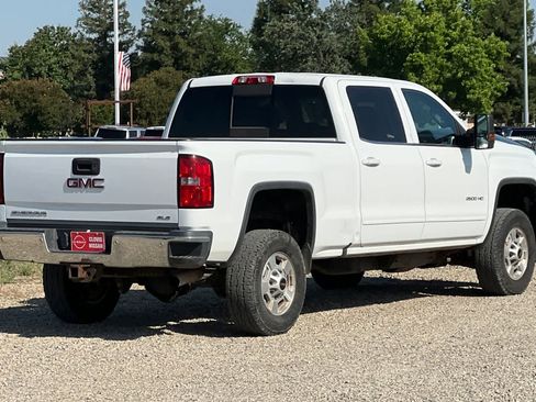 Used 2016 GMC Sierra 2500 SLE w/ SLE Preferred Package AWD/4WD image 3