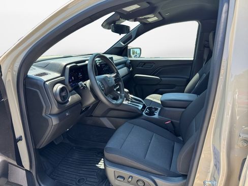 Used 2024 Chevrolet Colorado Trail Boss AWD/4WD image 11