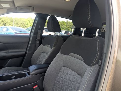 Used 2025 Nissan Kicks SV FWD image 14