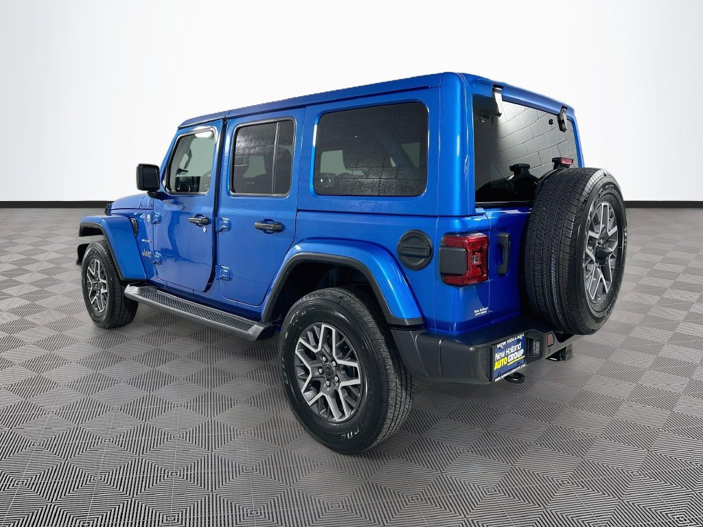 Certified 2024 Jeep Wrangler Unlimited Sahara w/ Technology Group AWD/4WD image 5