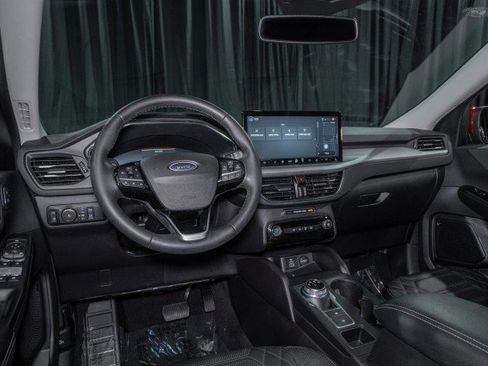 Used 2024 Ford Escape Platinum w/ Premium Technology Package AWD/4WD image 16