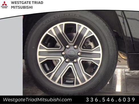 Used 2023 Jeep Wagoneer L Series II image 8