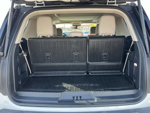 Used 2024 Ford Expedition Limited AWD/4WD image 11