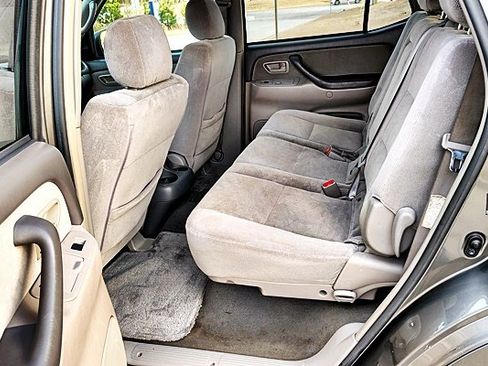 Used 2007 Toyota Sequoia SR5 AWD/4WD image 16