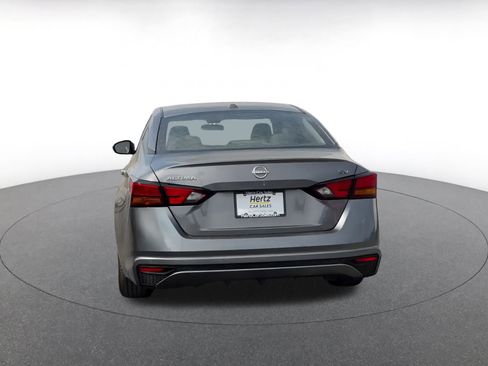 Used 2024 Nissan Altima 2.5 SV image 12