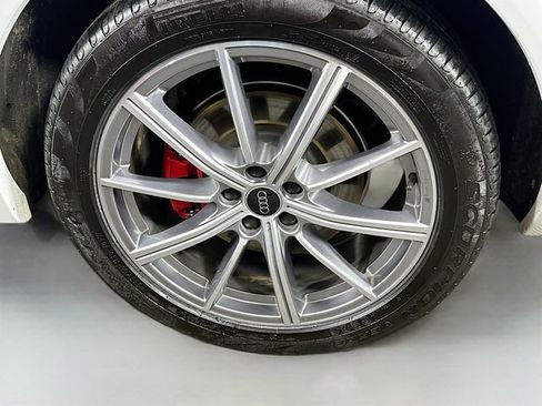 Used 2024 Audi Q5 e Premium Plus w/ Premium Plus Package image 31