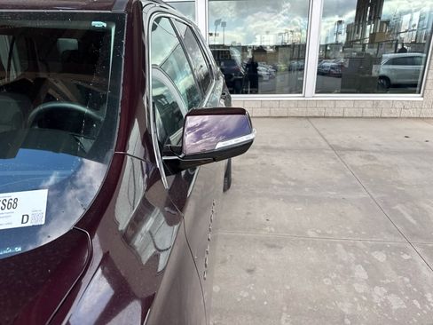 Used 2018 Chevrolet Traverse LT image 8