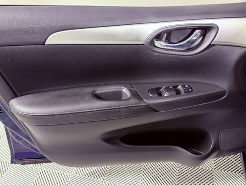 Used 2019 Nissan Sentra S image 9