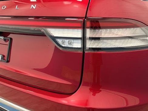 Used 2025 Lincoln Aviator AWD image 42