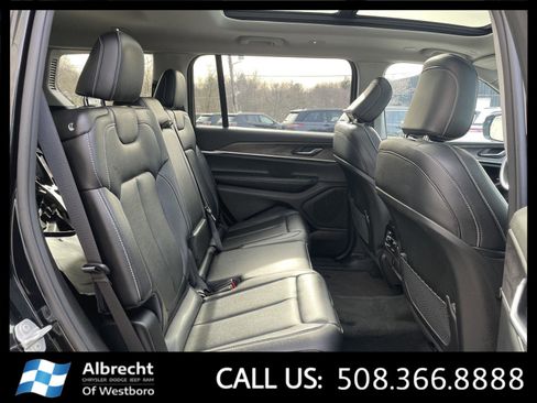 Used 2024 Jeep Grand Cherokee L Limited image 19