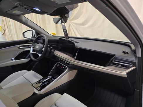 New 2025 Audi Q5 Prestige image 32