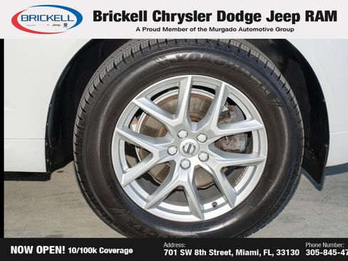 Used 2021 Volvo XC60 T5 Momentum w/ Premium Package image 39