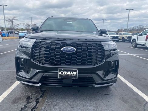 New 2026 Ford Explorer ST-Line w/ ST-Line Street Pack AWD/4WD image 2