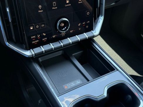 New 2026 GMC Acadia Elevation image 30